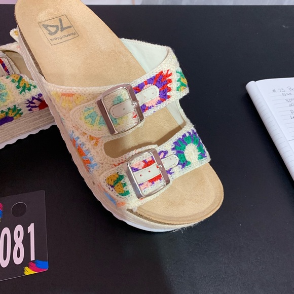 Dirty laundry, crocheted, sandals, size 9 - Picture 2 of 13